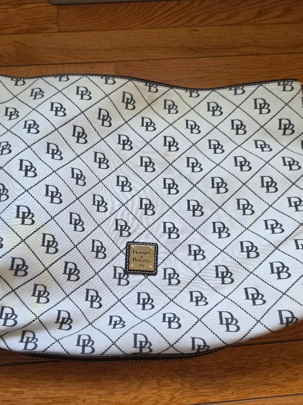 Dooney & Bourke White Black Quilt Logo Canvas Shoulder Bag Handbag Tote